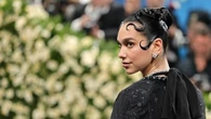 En concert à Paris, Dua Lipa serait-elle la plus francophile des popstars britanniques ?