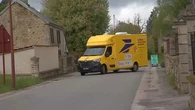 VIDÉO - Testé dans la Creuse, ce camion jaune est en fait un bureau de poste itinérant