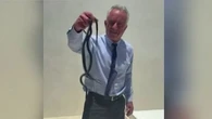 Morsure de serpent, baleine décapitée, cerveau rongé par un ver : le rapport étrange aux animaux de Robert Kennedy Jr