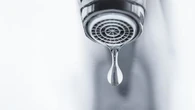 Votre robinet fuit : comment stopper ce goutte-à-goutte qui rend fou ?