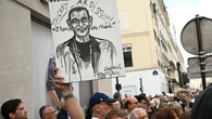 EN IMAGES - Stars et anonymes réunis à Paris pour un "dernier bonsoir" à Thierry Ardisson