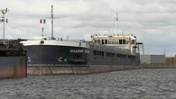 "La situation devient critique" : immobilisé à quai, ce navire russe commence à coûter cher à la Bretagne