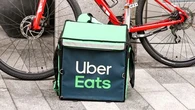 "Traite d'êtres humains" : une plainte déposée contre Deliveroo et Uber Eats