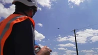 Lignes électriques : comment Enedis traque les anomalies par drone et par hélicoptère