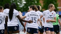 Rugby : les Bleues largement battues par l'Angleterre avant leur entrée en lice en Coupe du monde