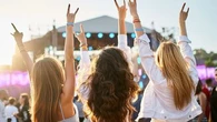 Aller à un concert enceinte : quels sont les vrais risques pour votre bébé ?