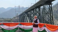 "Le pont ferroviaire le plus haut du monde" : l'Inde inaugure une ligne ferroviaire sans précédent au Cachemire