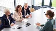Recrutement : pourquoi les entreprises sont-elles contraintes d'embaucher de plus en plus de salariés sous-qualifiés ?