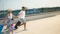 Vacances : les offres de dernière minute valent-elles vraiment le coup ?