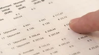 "C'est le plus élevé du marché" : le taux de commission de la plateforme Booking dénoncé par les hôteliers