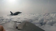 Drones russes : au cœur de la mission des Rafale français chargés de surveiller le ciel polonais