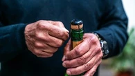 Faux champagne à base de vin blanc et de gaz carbonique : un vigneron jugé