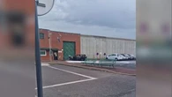 Un véhicule incendié volontairement devant la porte d'entrée du centre pénitentiaire de Nanterre