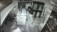 Faux bijoux, agents de sécurité, caméras... Les bijouteries se barricadent face à la flambée du cours de l'or