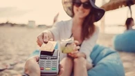 Je pars à l'étranger pour les grandes vacances : avant de prendre l'avion, voici les quelques conseils à suivre pour utiliser ma carte bancaire en toute sérénité