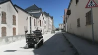 "Dans une zone dangereuse, il prend les coups à la place de l'humain" : des robots terrestres testés par l'armée française