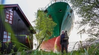 "Tu n'as pas vu le bateau ?" Un gigantesque cargo s'échoue dans le jardin d'un retraité norvégien