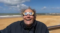 Éclipse solaire du 12 août 2026 : comment bien choisir les lunettes spéciales filtrant les rayons ultraviolets