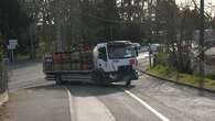 "Un camion va finir sur un train" : le danger des poids lourds qui s'engagent sur des ponts malgré l'interdiction