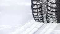 "Si on ne les met pas à temps, ça glisse" : la saison des pneus neige bientôt ouverte