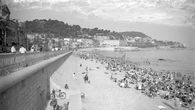 Avant 1936, le littoral appartenait aux pêcheurs et aux riches ; en un été, il est devenu l'horizon de tous