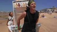 "On vient m'embêter sur ma plage" : en Vendée, chouchous et glaces au cœur d'un face à face