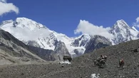 "Ce que j'ai vu était incroyable" : le corps d'un homme disparu il y a 28 ans retrouvé dans la fonte d'un glacier au Pakistan