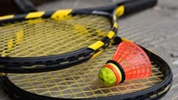 Vous aimez le tennis et le badminton ? Découvrez le Speedminton, ce nouveau sport tendance