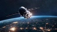 "Un cimetière de satellites au-dessus de nos têtes", comment les agences spatiales veulent nettoyer l'espace ?