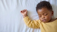 Bébé ne fait pas encore ses nuits ? Voici les meilleures astuces pour récupérer le sommeil perdu !