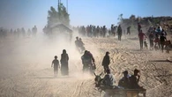 "On n'a plus peur des bombes" : au deuxième jour de la trêve à Gaza, des dizaines de milliers d'habitants sur les routes