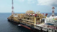 "C'est une vie spéciale" : au cœur d'une gigantesque plateforme pétrolière de Total au large de l'Angola