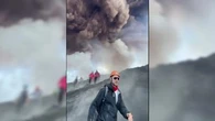 "Ils sont arrivés couverts de cendres" : des touristes surpris par une énorme éruption de l'Etna