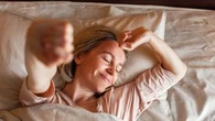 Ces micro-habitudes à mettre en place pour se lever tôt (et du bon pied !)