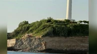 "Il faudra des expertises géologiques" : après l'effondrement d'un pan de falaise à Biarritz, un corps retrouvé et un plongeur recherché