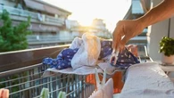 Balcon en copropriété : ces quatre choses que l'on fait tous sont interdites