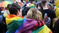 Guets-apens homophobes : "Un phénomène ancien mais qui s'intensifie", selon SOS Homophobie
