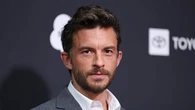 Élu homme le plus sexy de l'année, l'acteur de "Wicked" Jonathan Bailey n'a pas fini de vous faire danser