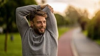 Qui sont les "himbos", le pendant masculin des bimbos qui réinventent (en partie) les codes de la masculinité ?