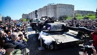 REPORTAGE - Chars occidentaux calcinés ou... intacts : Moscou exhibe ses "trophées de guerre"