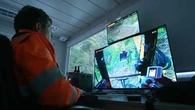 Chantiers extrêmes : testée en Savoie, une pelleteuse télécommandée pour réduire les risques (et les coûts)