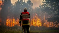 Pourquoi l'Isère et la Bretagne sont à leur tour confrontées aux incendies ?