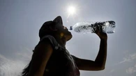 "Une complication grave" : qu'est-ce que l'hyponatrémie, ce danger méconnu en période de canicule ?