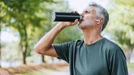 "On évite les boissons glacées, les bières et l'alcool" : les astuces d'un médecin et les boissons à privilégier pour bien s'hydrater lorsqu'il fait chaud