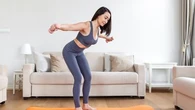 Reprendre le sport en douceur avec quatre exercices de renforcement musculaire à réaliser à la maison