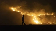 Les images impressionnantes du feu qui ravage une banlieue de Los Angeles