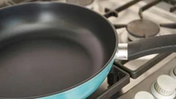 La marque Tefal visée par une plainte pour "pratiques commerciales trompeuses" sur ses poêles en Teflon