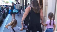 "Plus le temps passe et plus on a de dépenses" : les Français ont-ils encore les moyens d'élever leurs enfants comme il se doit ?