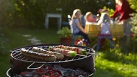 Grâce à ces astuces, les aliments ne colleront plus jamais à la grille du barbecue