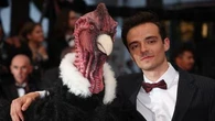 EN IMAGES - Cannes 2025 : un dindon géant vole la vedette à Jennifer Lawrence... Le best of des marches, jour 5